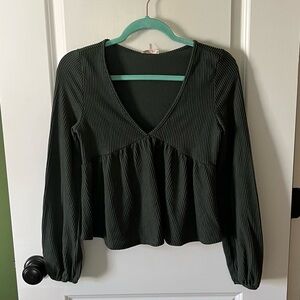 Small Francesca’s v-neck